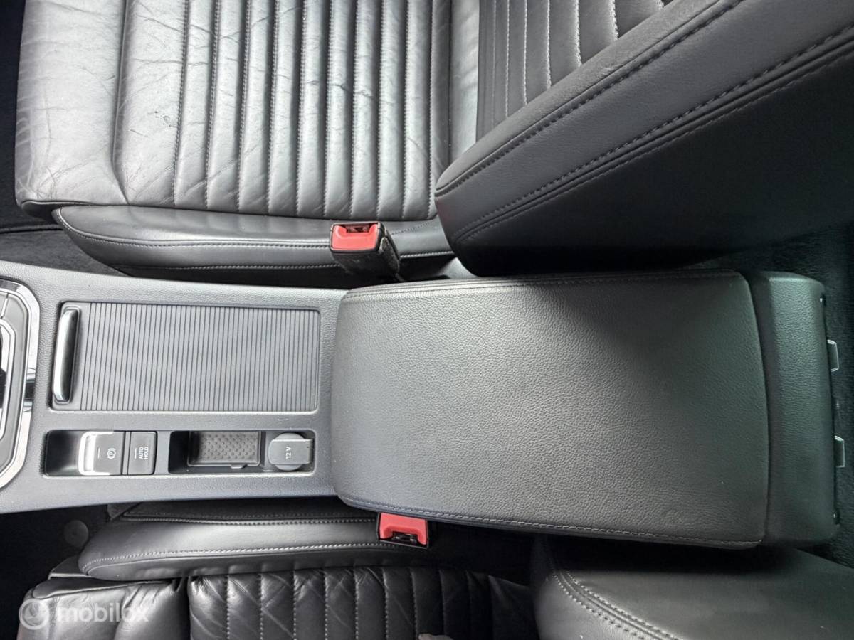 Volkswagen Passat Volkswagen Passat Variant 1.4 TSI GTE VOLLEER*MASSAGE*PDC*19INCH