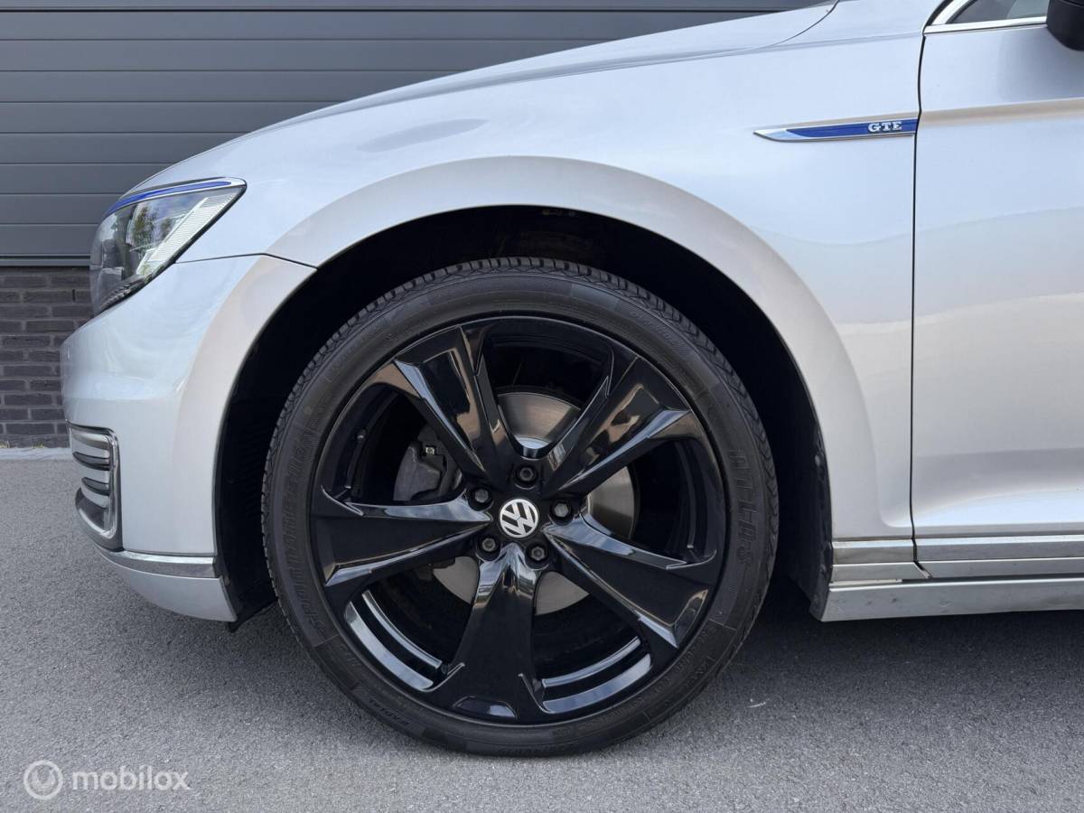 Volkswagen Passat Volkswagen Passat Variant 1.4 TSI GTE VOLLEER*MASSAGE*PDC*19INCH