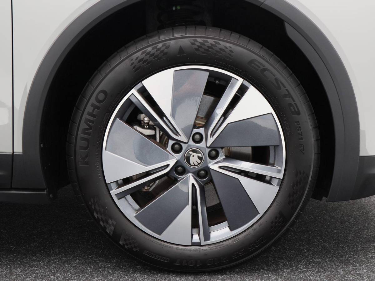 Škoda Elroq Skoda Elroq 85 286 Pk Business Edition | Stoel/Stuurverwarming | Camera | Half Leer | Navigatie | Trekhaak | 19 Inch | 53.345 Km !!