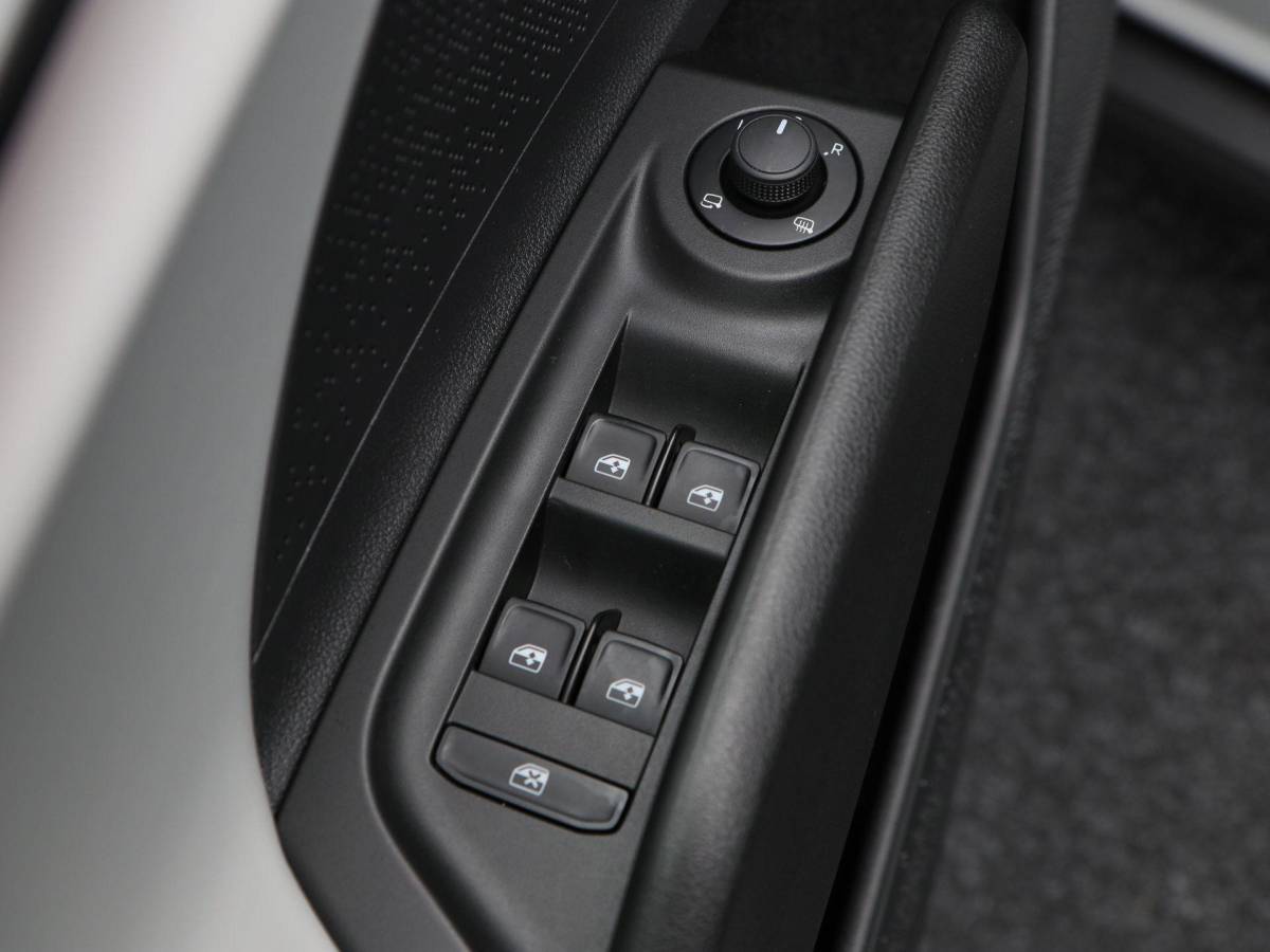 Škoda Elroq Skoda Elroq 85 286 Pk Business Edition | Stoel/Stuurverwarming | Camera | Half Leer | Navigatie | Trekhaak | 19 Inch | 53.345 Km !!