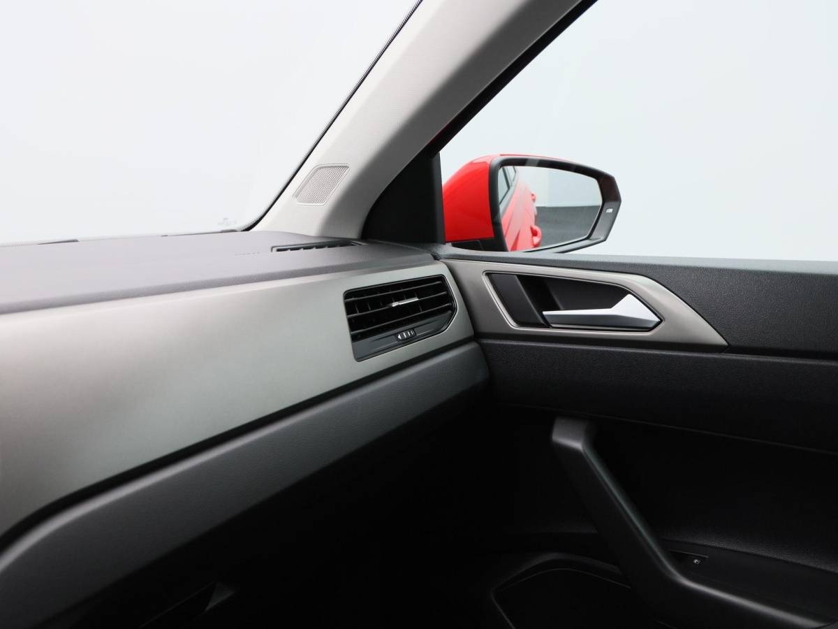 Volkswagen Polo Volkswagen Polo 1.0 TSi Comfortline | Airco | Trekhaak | Adaptive Cruise | LED Dagrijverlichting | Armsteun | 15.901 Km!!
