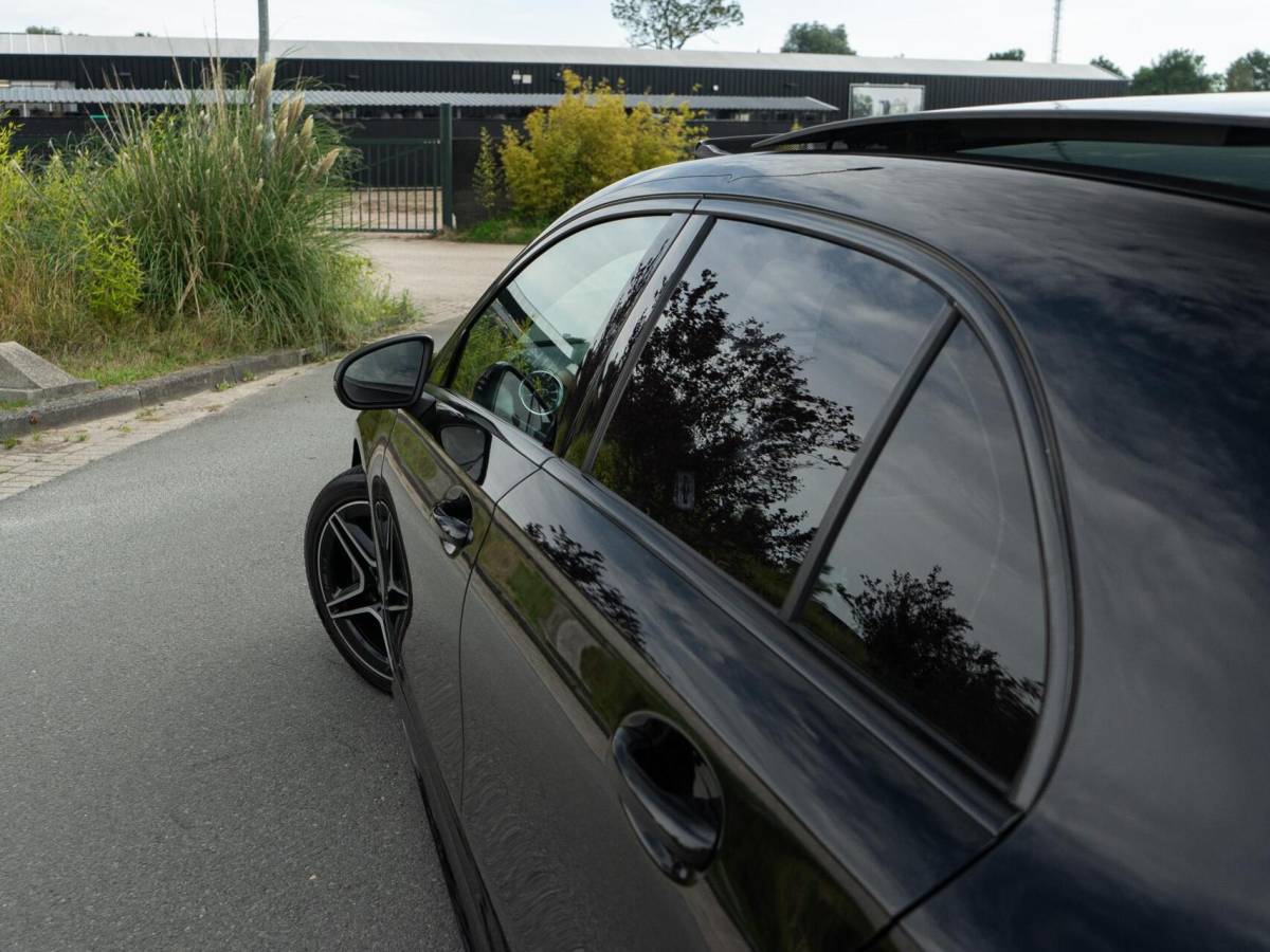 Mercedes-Benz A-Klasse Mercedes A-klasse 200 Premium Plus|Panoramadak|AMG Pakket|Night pakket|Stoelverwarming|Sfeerverlichting|Lane assist|