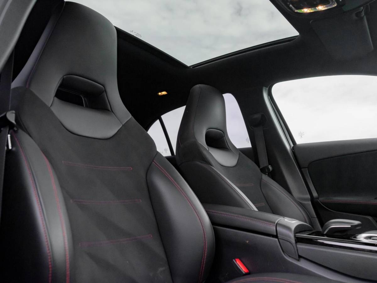 Mercedes-Benz A-Klasse Mercedes A-klasse 200 Premium Plus|Panoramadak|AMG Pakket|Night pakket|Stoelverwarming|Sfeerverlichting|Lane assist|