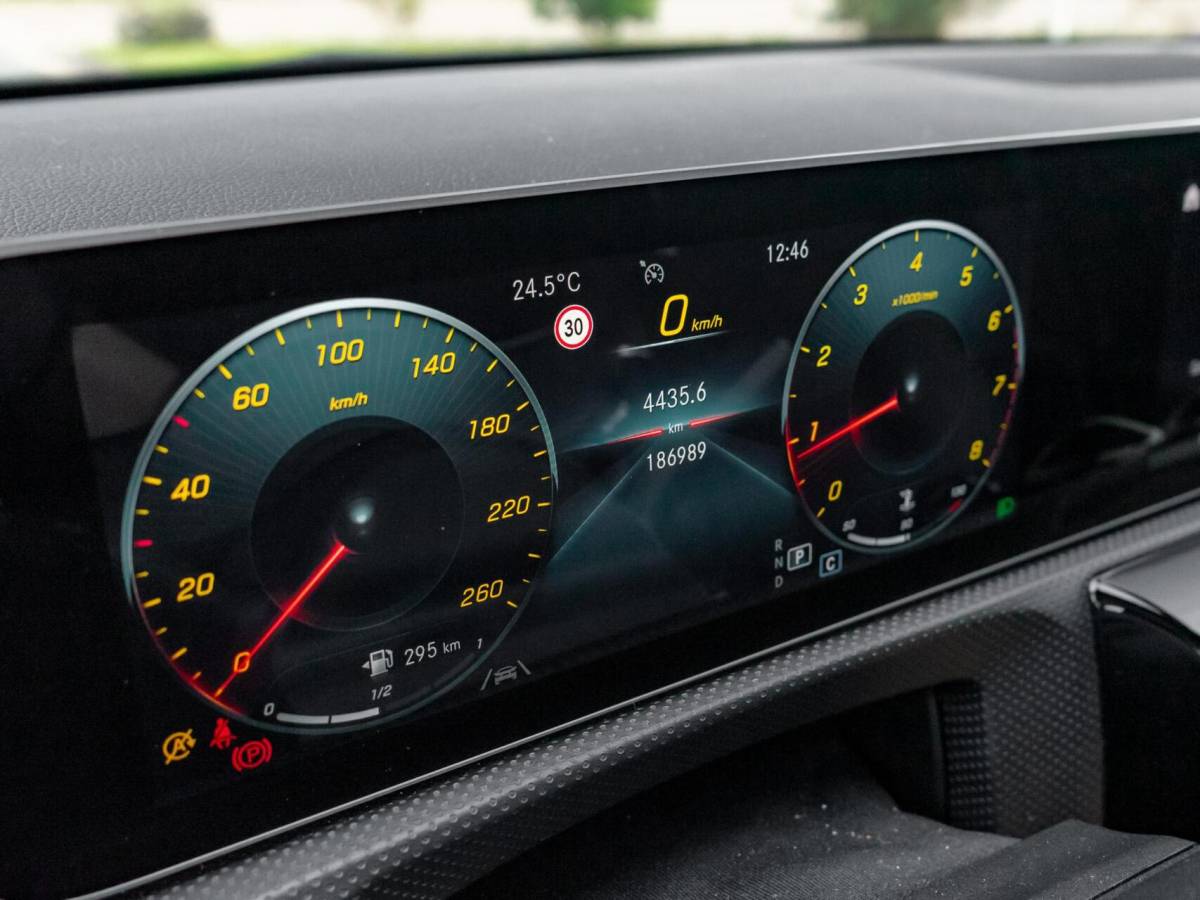 Mercedes-Benz A-Klasse Mercedes A-klasse 200 Premium Plus|Panoramadak|AMG Pakket|Night pakket|Stoelverwarming|Sfeerverlichting|Lane assist|
