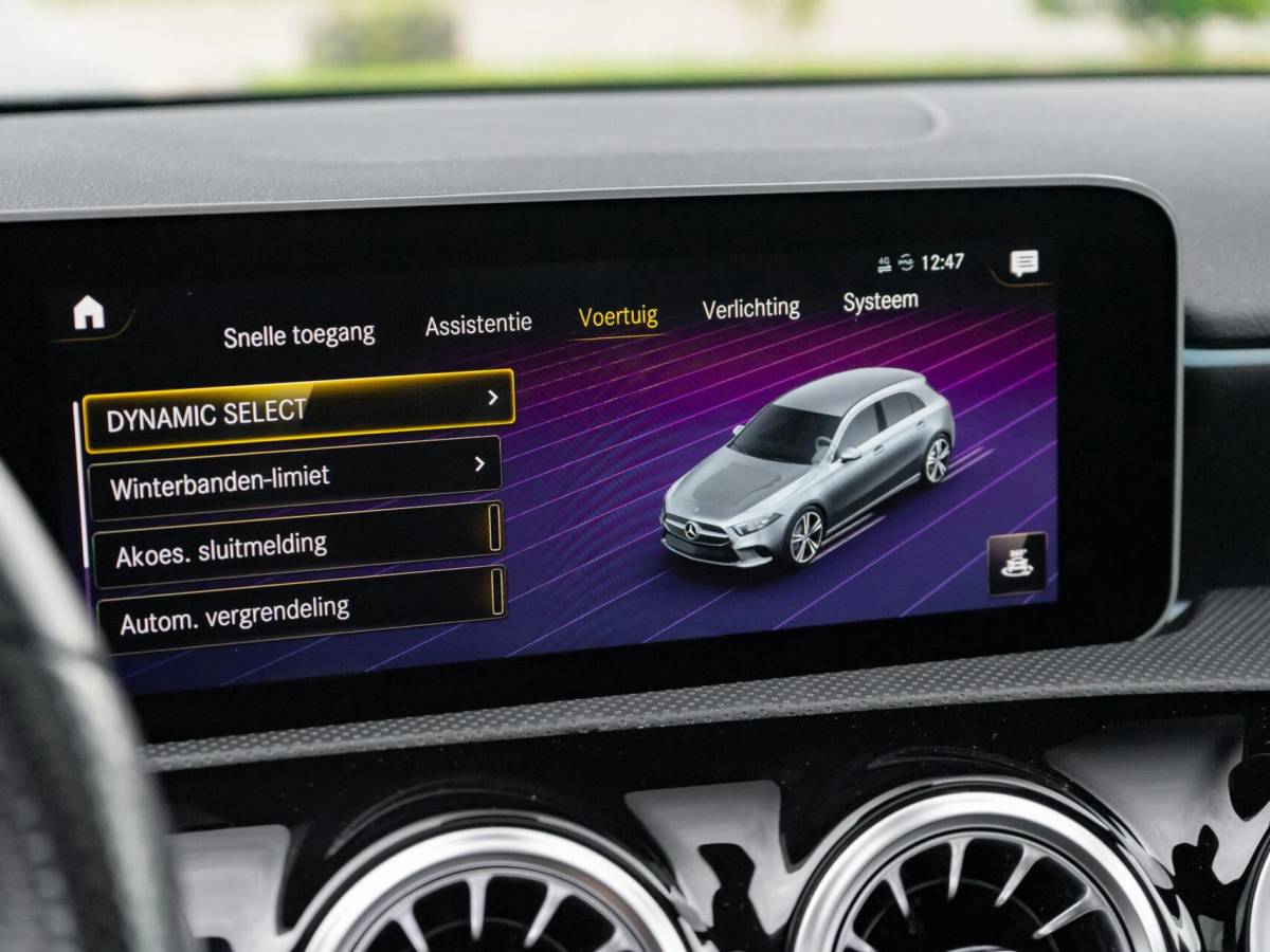 Mercedes-Benz A-Klasse Mercedes A-klasse 200 Premium Plus|Panoramadak|AMG Pakket|Night pakket|Stoelverwarming|Sfeerverlichting|Lane assist|