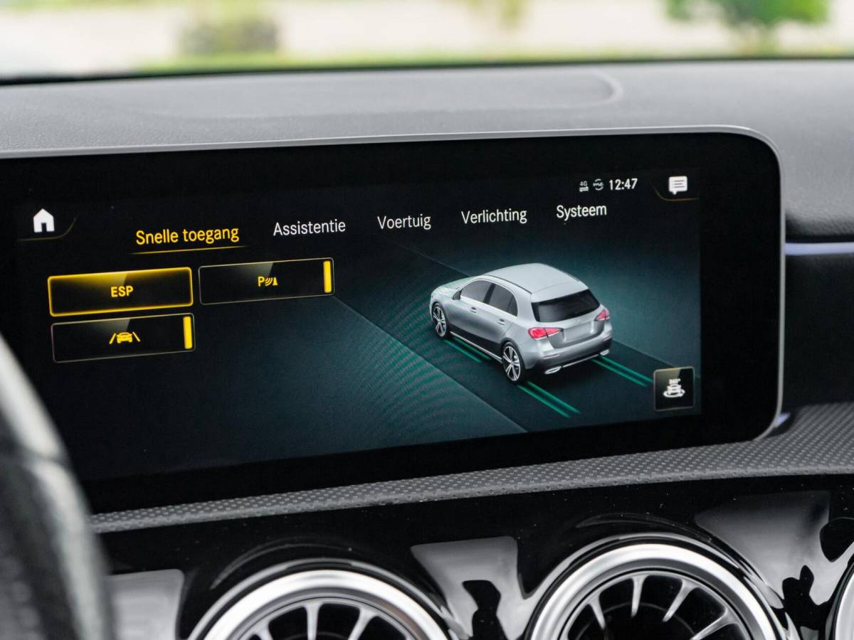 Mercedes-Benz A-Klasse Mercedes A-klasse 200 Premium Plus|Panoramadak|AMG Pakket|Night pakket|Stoelverwarming|Sfeerverlichting|Lane assist|