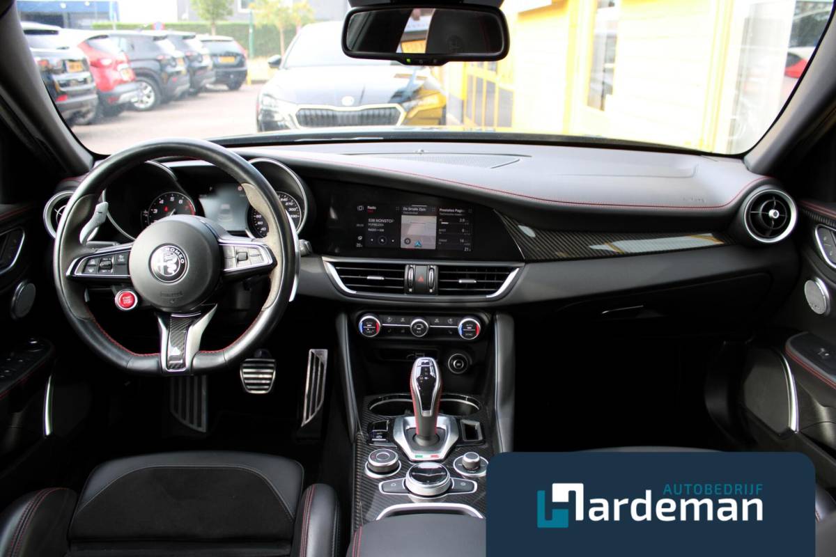 Alfa Romeo Giulia Alfa Romeo Giulia 2.9 V6 Quadrifoglio H/K Driver assist.