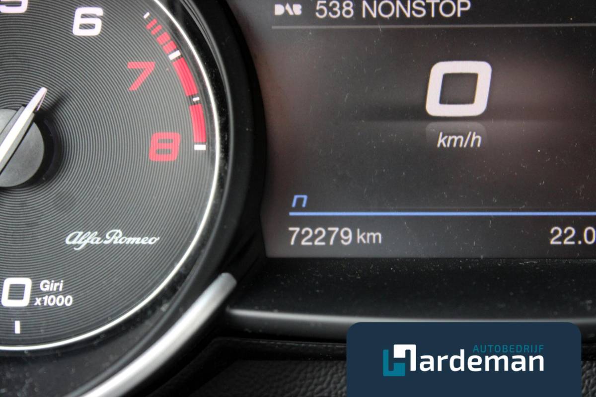 Alfa Romeo Giulia Alfa Romeo Giulia 2.9 V6 Quadrifoglio H/K Driver assist.