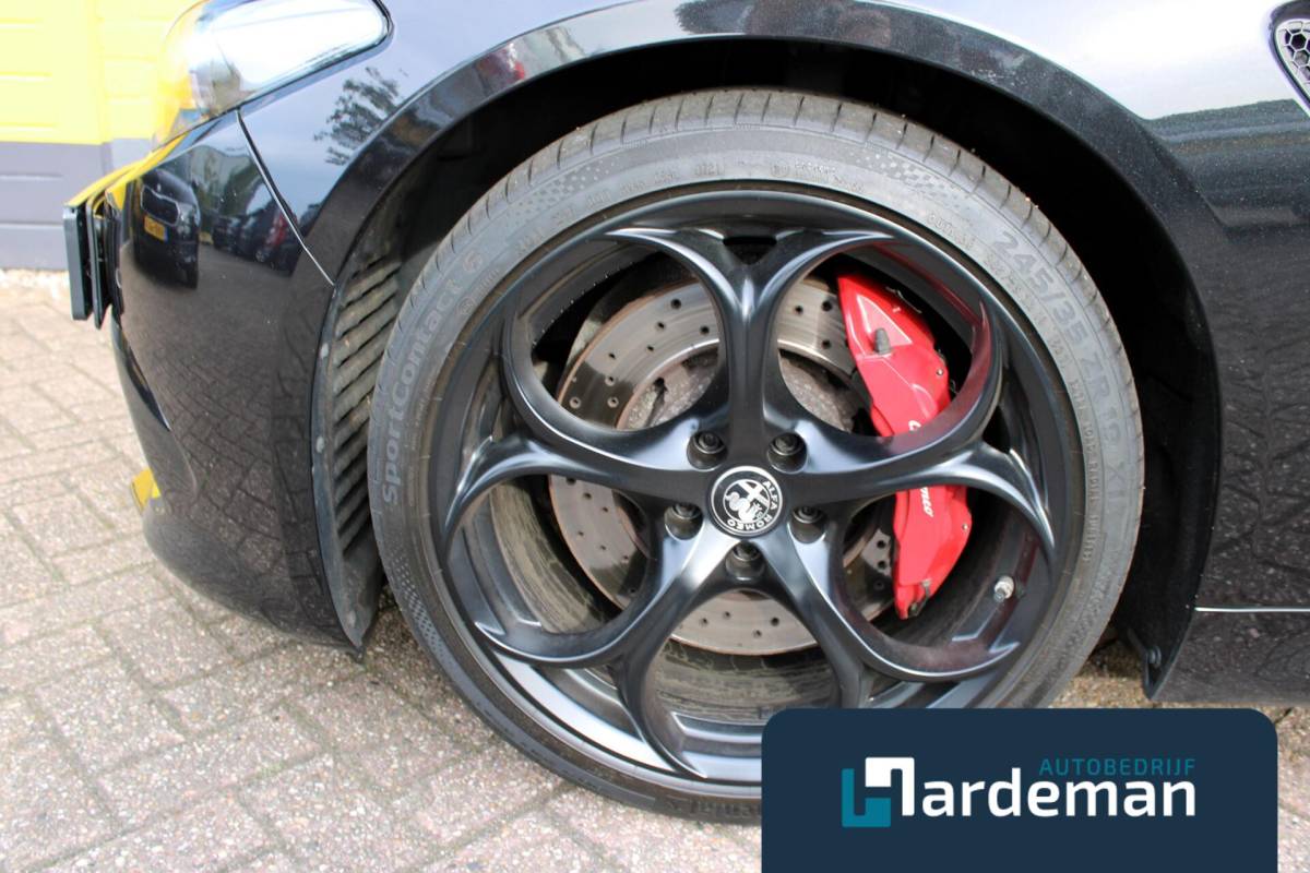 Alfa Romeo Giulia Alfa Romeo Giulia 2.9 V6 Quadrifoglio H/K Driver assist.