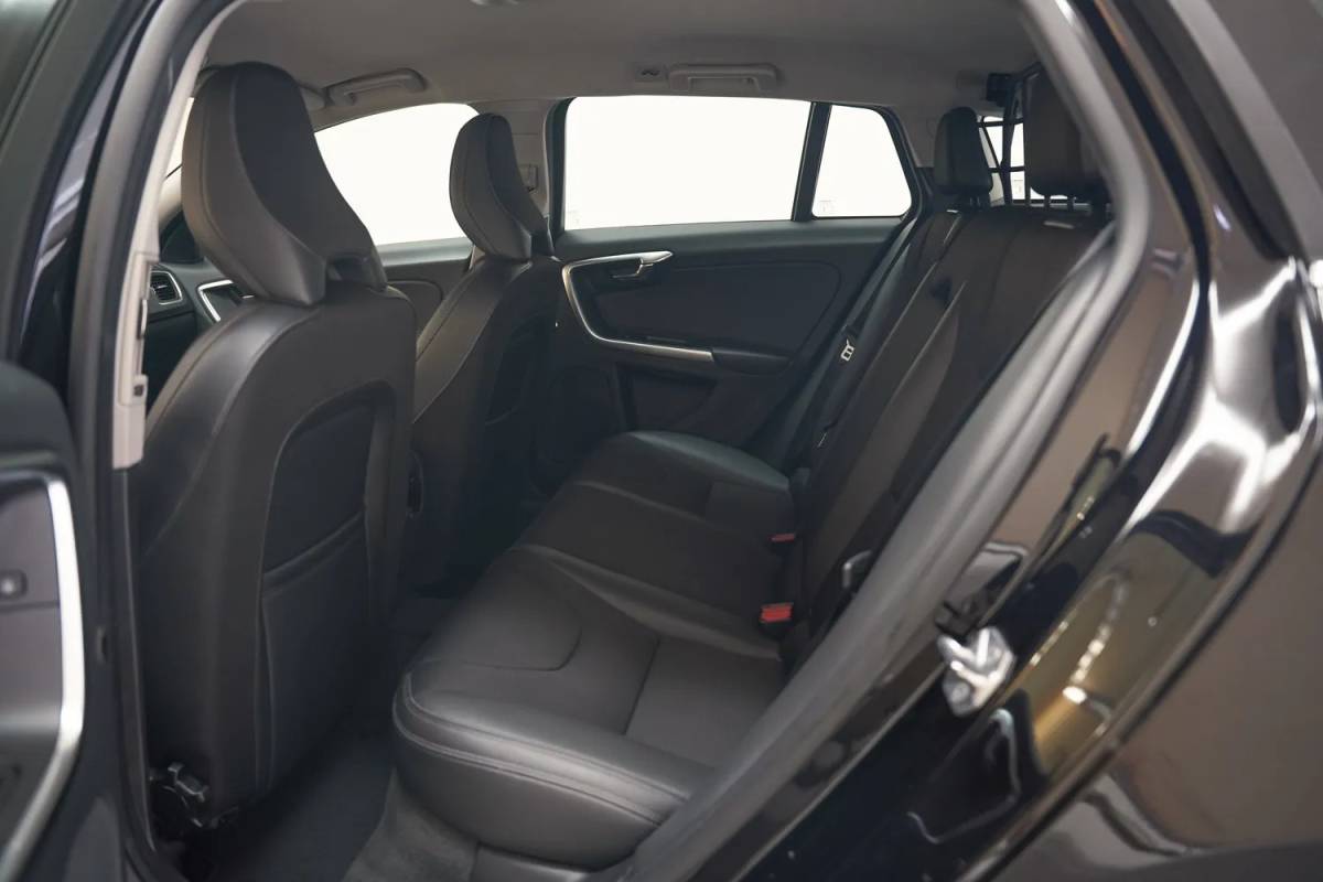 Volvo V60 Volvo V60 1.5 T2 Nordic+ Aut. [ Xenon Trekhaak Stoelverwarming ]