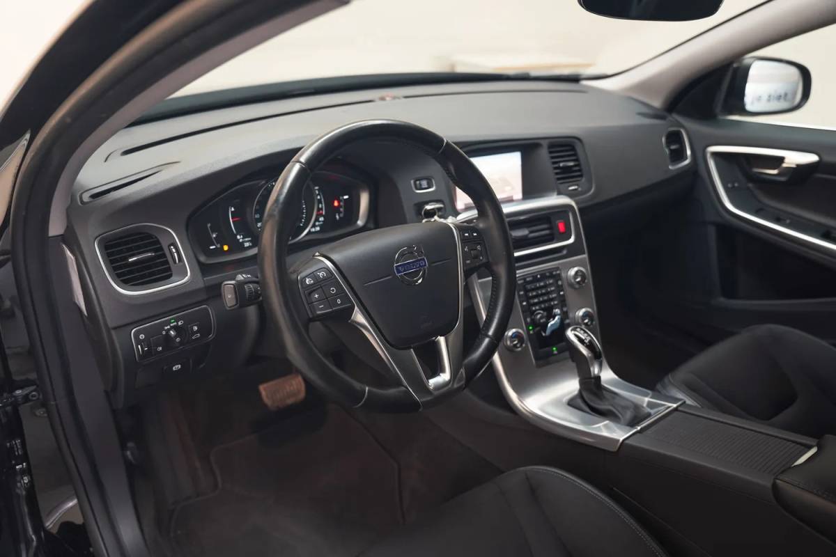 Volvo V60 Volvo V60 1.5 T2 Nordic+ Aut. [ Xenon Trekhaak Stoelverwarming ]