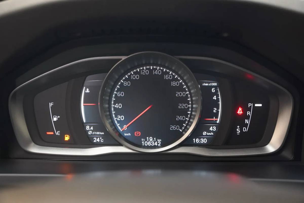 Volvo V60 Volvo V60 1.5 T2 Nordic+ Aut. [ Xenon Trekhaak Stoelverwarming ]