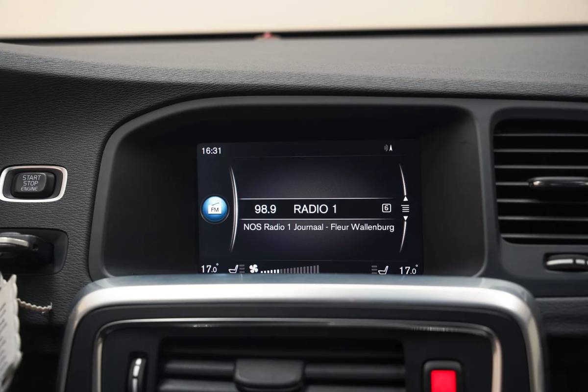 Volvo V60 Volvo V60 1.5 T2 Nordic+ Aut. [ Xenon Trekhaak Stoelverwarming ]