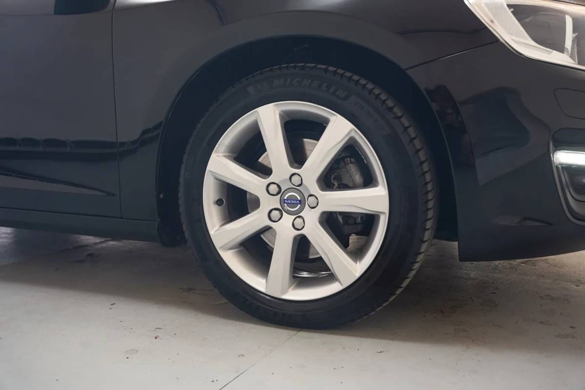 Volvo V60 Volvo V60 1.5 T2 Nordic+ Aut. [ Xenon Trekhaak Stoelverwarming ]