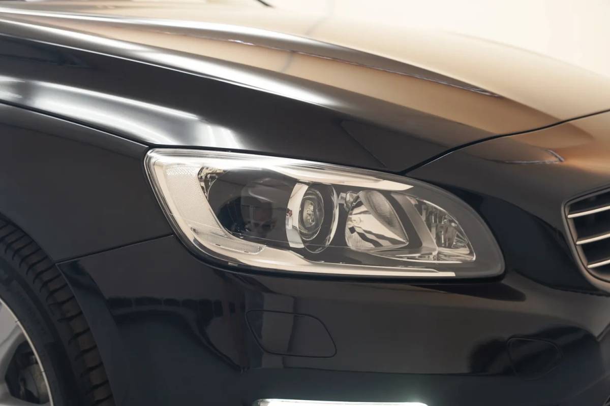 Volvo V60 Volvo V60 1.5 T2 Nordic+ Aut. [ Xenon Trekhaak Stoelverwarming ]