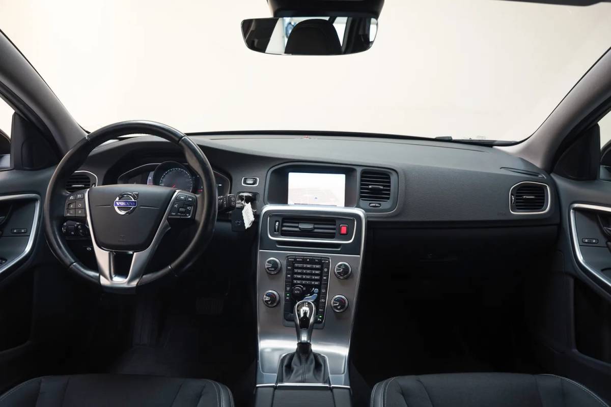 Volvo V60 Volvo V60 1.5 T2 Nordic+ Aut. [ Xenon Trekhaak Stoelverwarming ]
