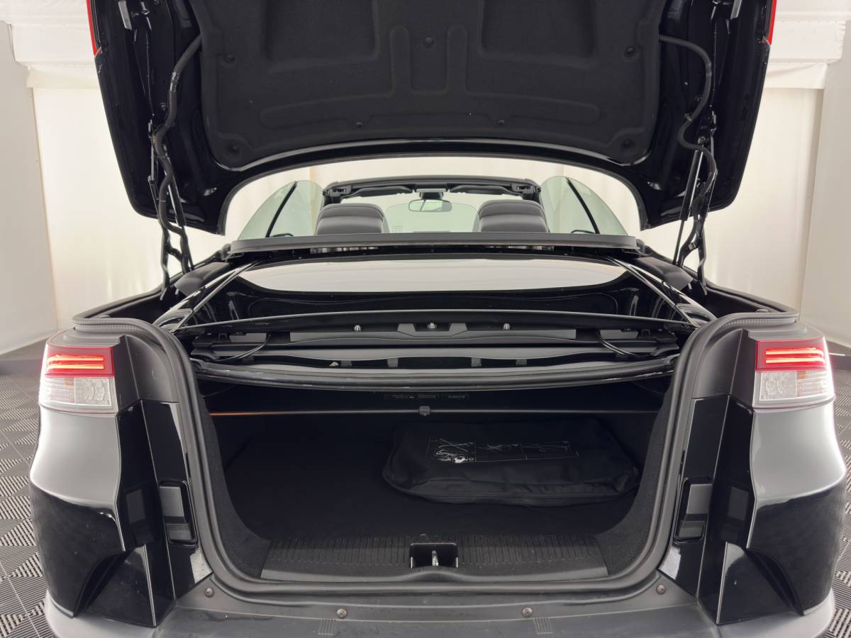 Renault Mégane Renault Mégane Coupé-Cabriolet 1.2 TCe Privilège *LEATHER | HEATED-SPORTSEATS | CARPLAY | KEYLESS | ECC | PDC | CRUISE | 17”ALU*