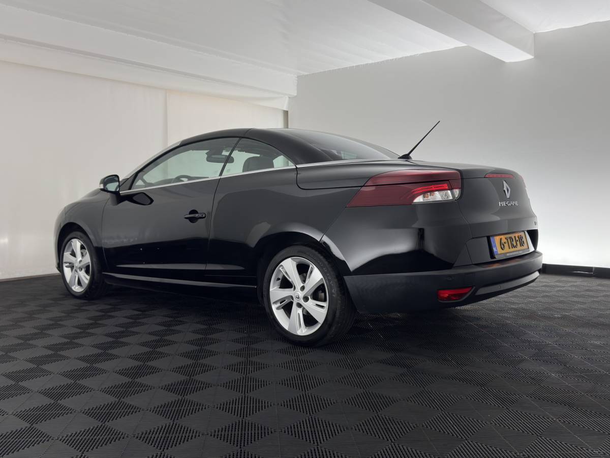 Renault Mégane Renault Mégane Coupé-Cabriolet 1.2 TCe Privilège *LEATHER | HEATED-SPORTSEATS | CARPLAY | KEYLESS | ECC | PDC | CRUISE | 17”ALU*