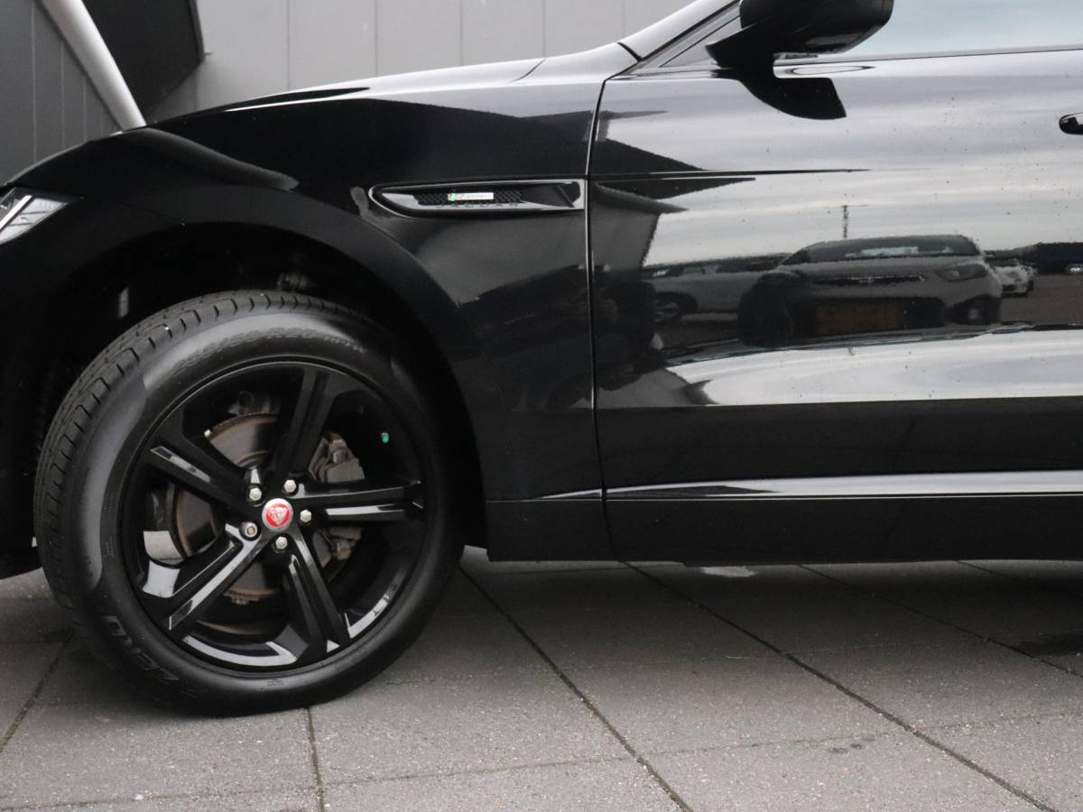 Jaguar F-PACE Jaguar F-PACE 2.0 Portfolio AWD 25t | LEDER | PANO-DAK | TREKHAAK | CAMERA | STOELVERW. | CRUISE | NAVI |