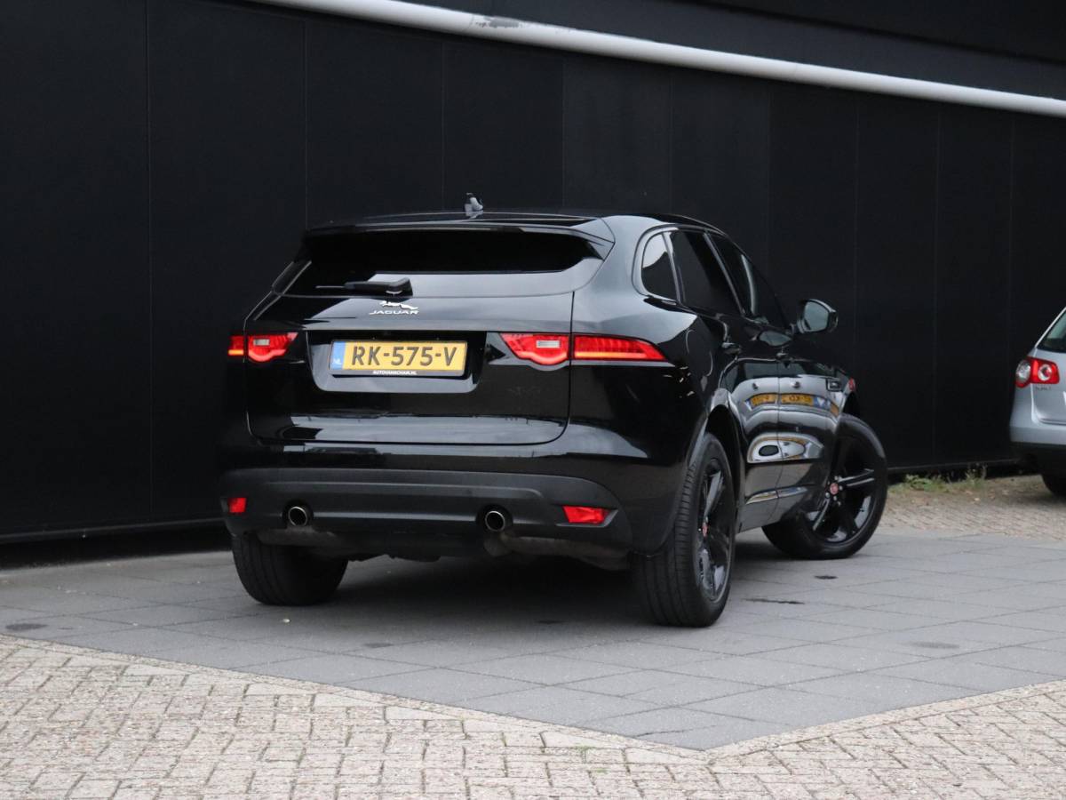 Jaguar F-PACE Jaguar F-PACE 2.0 Portfolio AWD 25t | LEDER | PANO-DAK | TREKHAAK | CAMERA | STOELVERW. | CRUISE | NAVI |