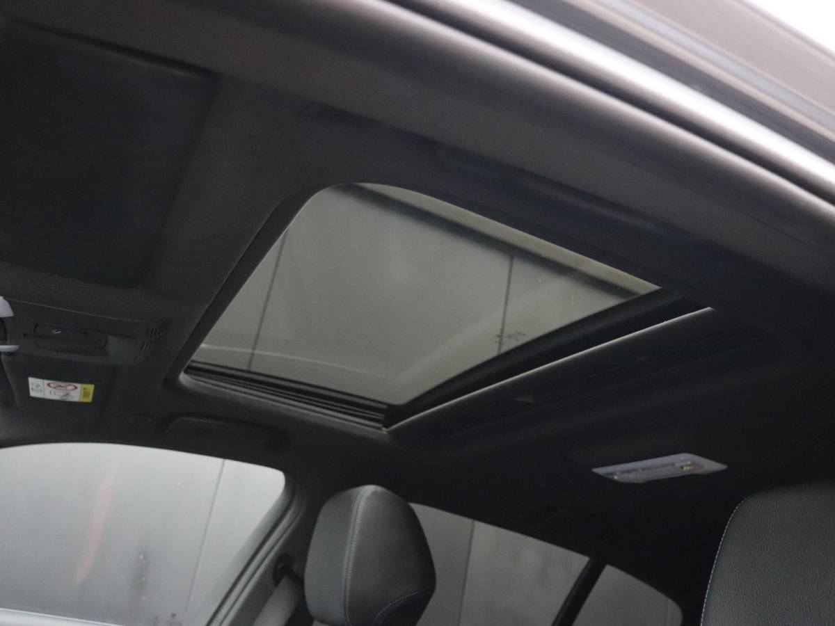 BMW 1 Serie BMW 1-serie 118i High Executive | AUT. | M SPORT | LEDER | SCHUIFDAK | TREKHAAK | PDC | STOELVERW. | CRUISE |