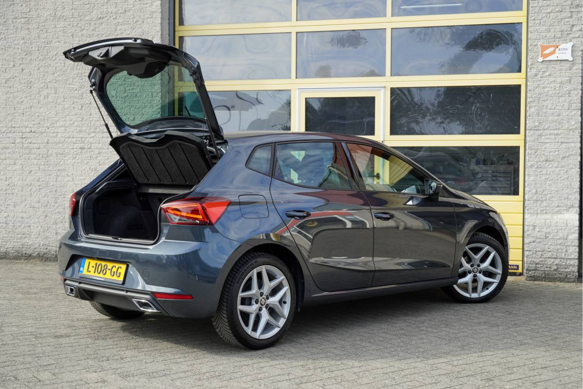 SEAT Ibiza SEAT Ibiza 1.0 TSI 5drs FR Business Intense Plus BJ2021 Lmv 17″ | Led V+A | Pdc | Achteruitrijcamera | App-Connect | Navi | Virtual cockpit | Climate control | Cruise control | Sportstoelen | Verwarmde voorstoelen | Zwarte hemel | Extra getint glas