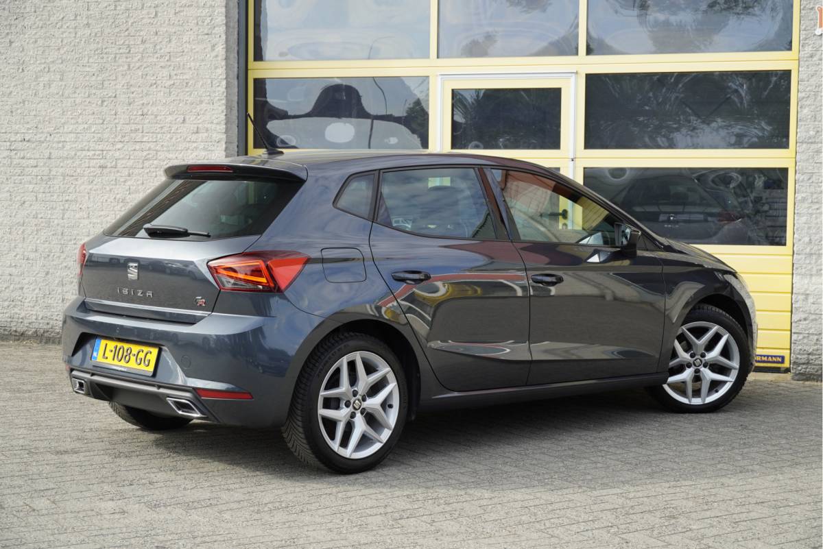 SEAT Ibiza SEAT Ibiza 1.0 TSI 5drs FR Business Intense Plus BJ2021 Lmv 17″ | Led V+A | Pdc | Achteruitrijcamera | App-Connect | Navi | Virtual cockpit | Climate control | Cruise control | Sportstoelen | Verwarmde voorstoelen | Zwarte hemel | Extra getint glas