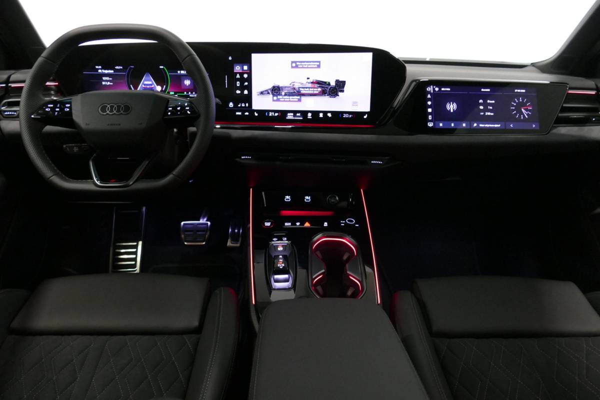 Audi A6 Audi A6 Avant 2.0 e-hybrid S edition / Maxton Design Bodykit V.2 / Panoramadak / Achterasbesturing / MMI Passenger Display / Carbon interieurdelen / S Sportstoelen / Tech plus / Bang & Olufsen 3D Sound / Stoelverwarming / Matrix LED / Ambienteverlichting / 21” LMV / Apple Carplay – Android Auto / Sport-Chassis