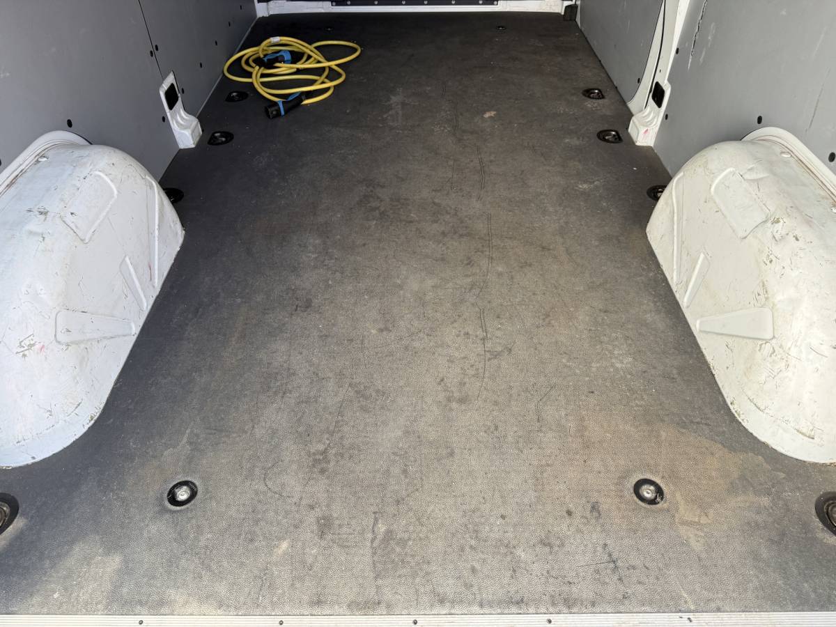 Mercedes-Benz eSprinter Mercedes-Benz eSprinter 312 55kWh L2H2 Elektrisch 145km WLTP 80kw Snelladen Climate Control Camera