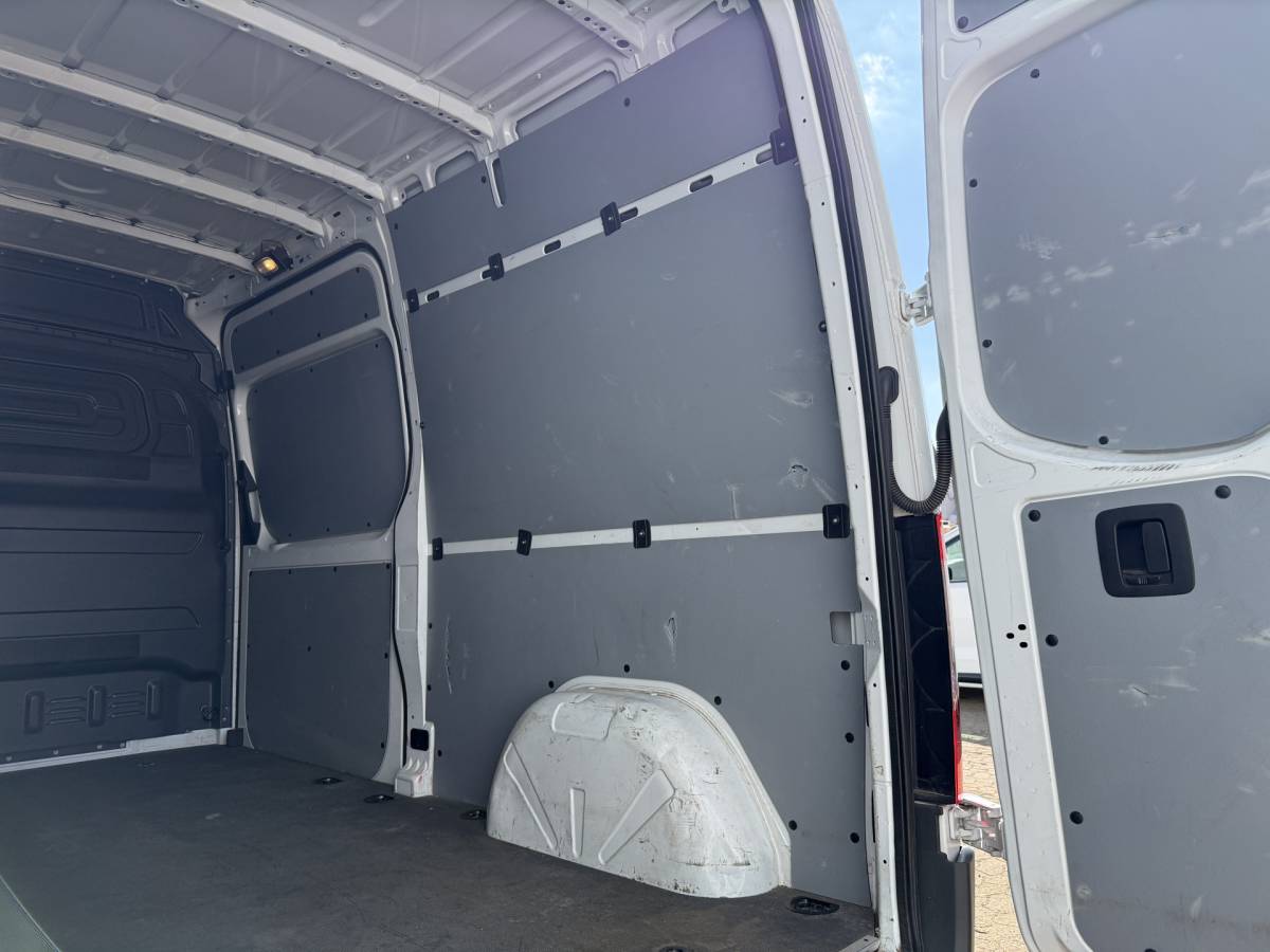 Mercedes-Benz eSprinter Mercedes-Benz eSprinter 312 55kWh L2H2 Elektrisch 145km WLTP 80kw Snelladen Climate Control Camera