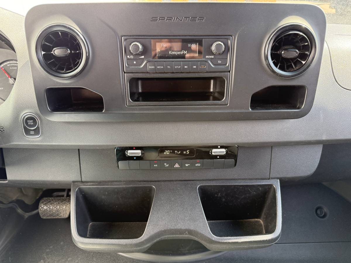 Mercedes-Benz eSprinter Mercedes-Benz eSprinter 312 55kWh L2H2 Elektrisch 145km WLTP 80kw Snelladen Climate Control Camera