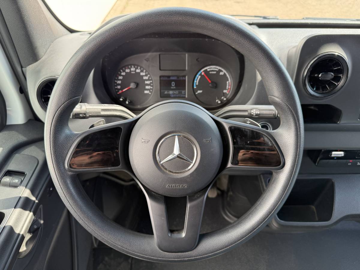 Mercedes-Benz eSprinter Mercedes-Benz eSprinter 312 55kWh L2H2 Elektrisch 145km WLTP 80kw Snelladen Climate Control Camera
