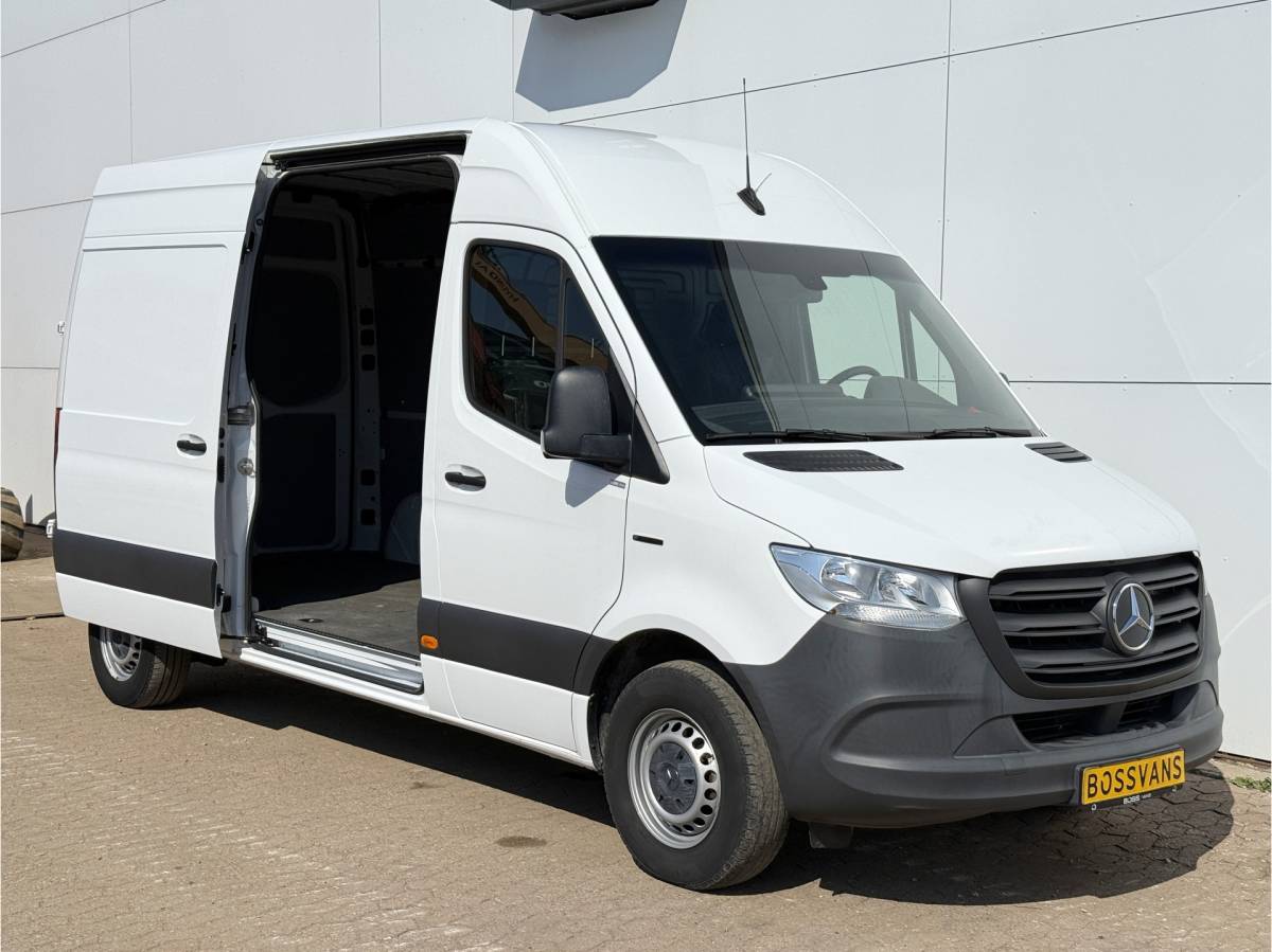 Mercedes-Benz eSprinter Mercedes-Benz eSprinter 312 55kWh L2H2 Elektrisch 145km WLTP 80kw Snelladen Climate Control Camera