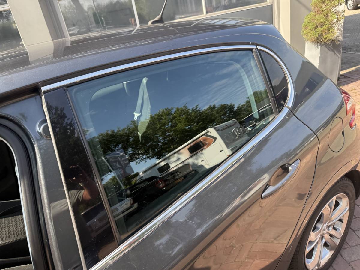 Peugeot 208 Peugeot 208 1.2 VTi Allure km 112.000 Bj 2014 Navi,16Inch,Clima,Cv Dealer onderhouden !!