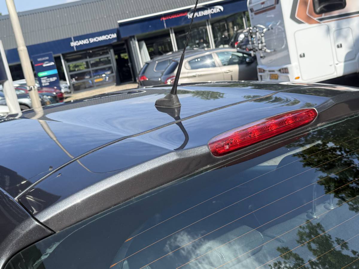 Peugeot 208 Peugeot 208 1.2 VTi Allure km 112.000 Bj 2014 Navi,16Inch,Clima,Cv Dealer onderhouden !!
