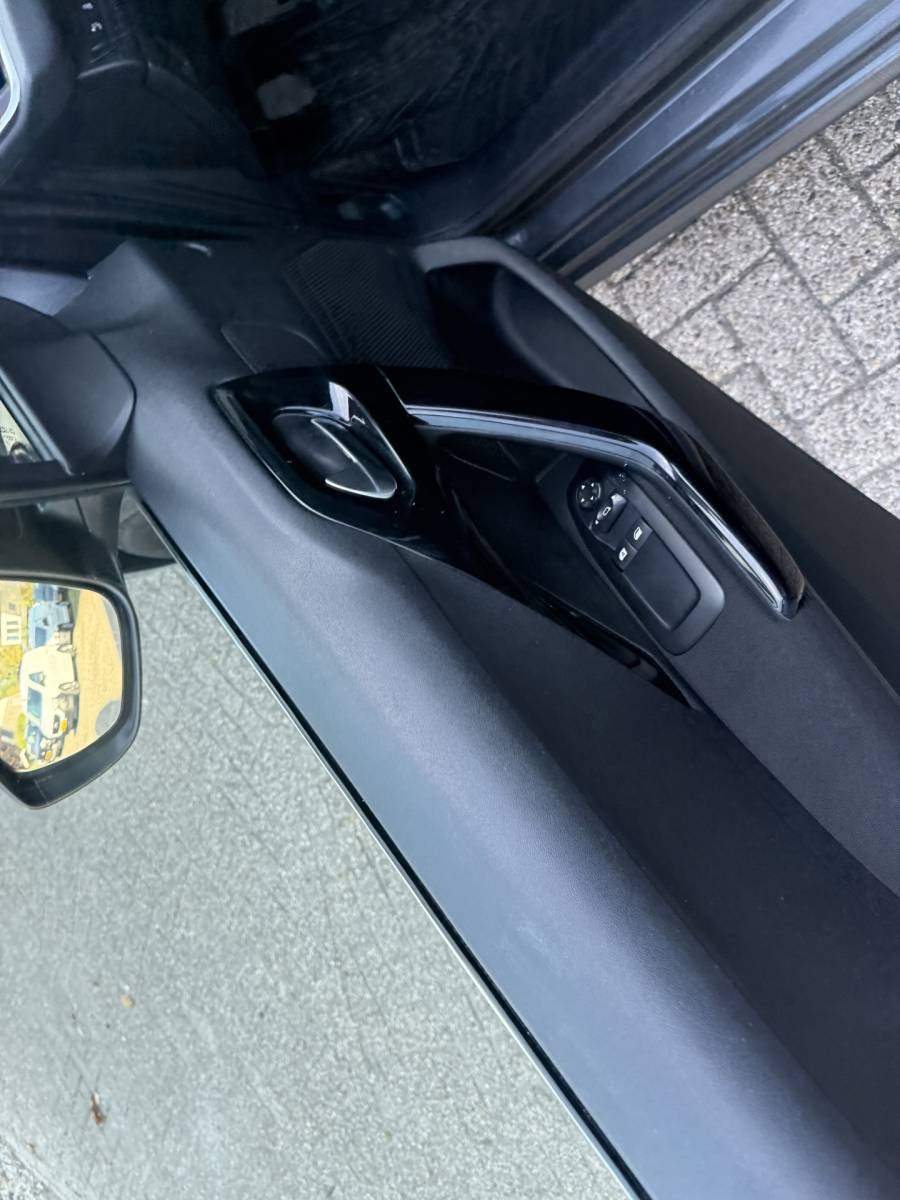 Peugeot 208 Peugeot 208 1.2 VTi Allure km 112.000 Bj 2014 Navi,16Inch,Clima,Cv Dealer onderhouden !!