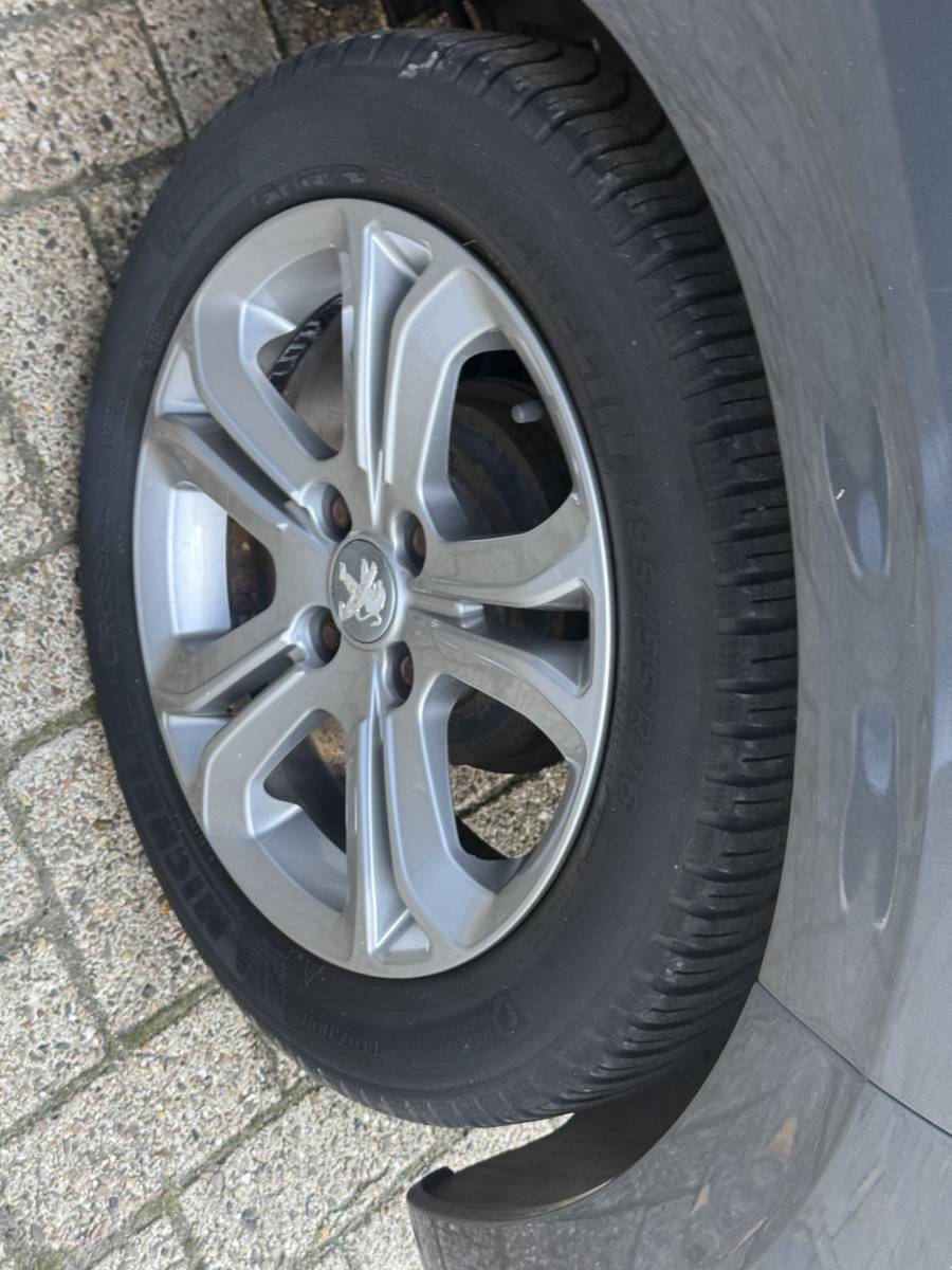 Peugeot 208 Peugeot 208 1.2 VTi Allure km 112.000 Bj 2014 Navi,16Inch,Clima,Cv Dealer onderhouden !!