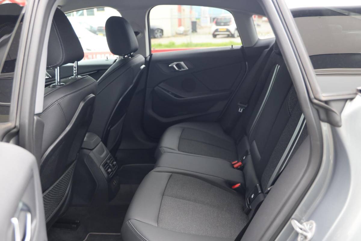 BMW 2 Serie BMW 2-serie Gran Coupé 218i Business Edition Plus|Automaat|Carplay|Full LED|Camera