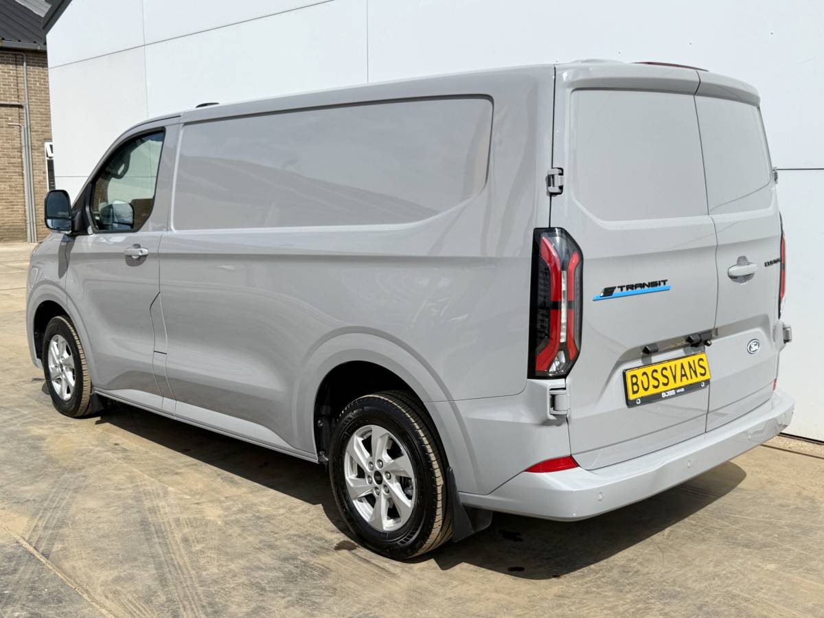 Ford E-Transit Custom Ford e-Transit Custom 65 kWh 218PK Elektrisch 344km WLTP 2300kg Trekvermogen BEV Snelladen Stoelverwarming LED Cruise Control Camera Carplay Parkeersensoren v+a