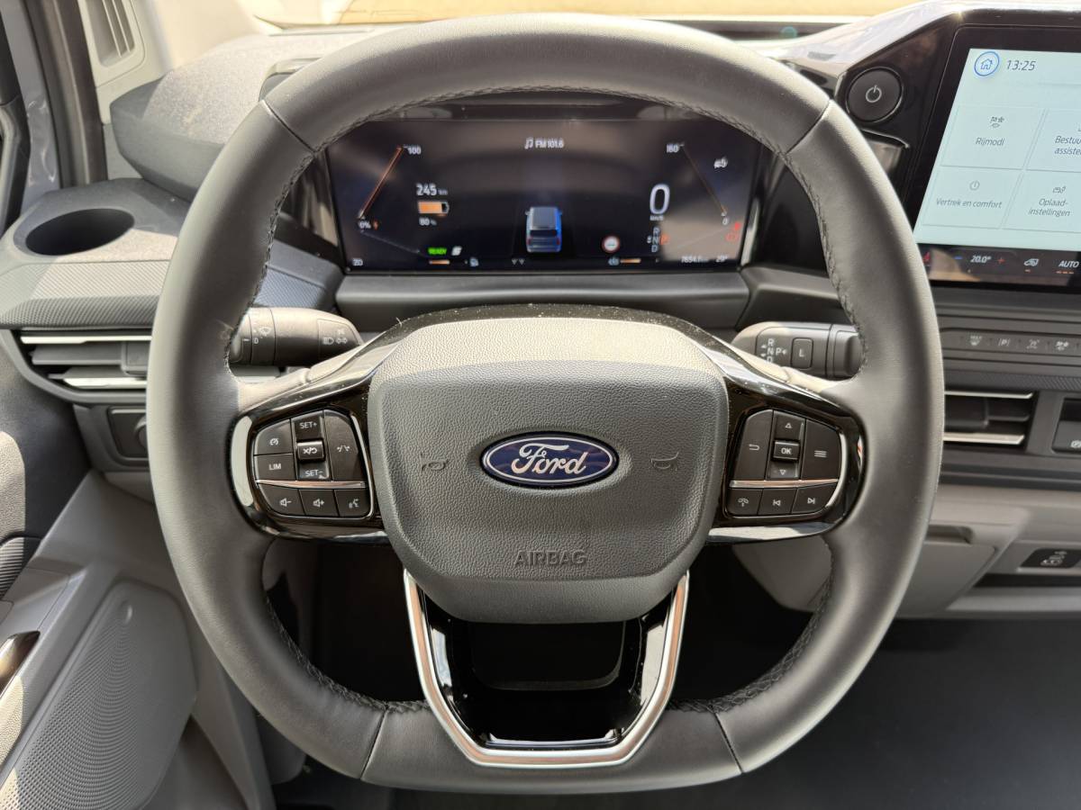 Ford E-Transit Custom Ford e-Transit Custom 65 kWh 218PK Elektrisch 344km WLTP 2300kg Trekvermogen BEV Snelladen Stoelverwarming LED Cruise Control Camera Carplay Parkeersensoren v+a