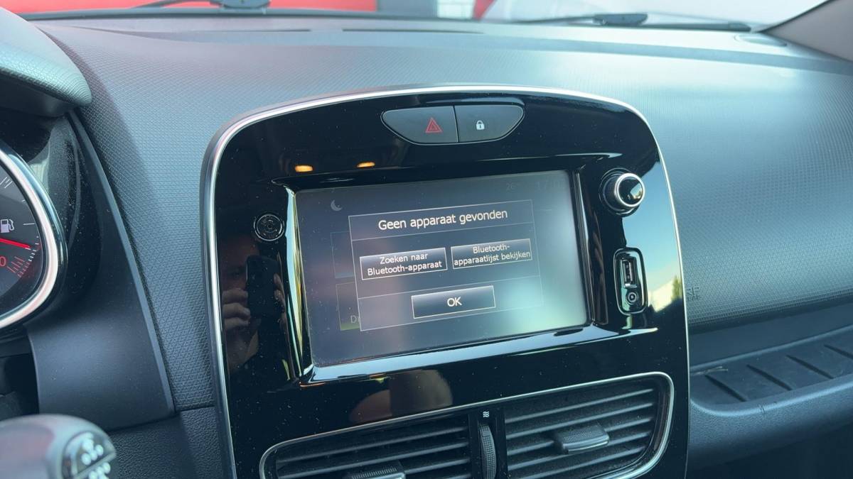 Renault Clio Renault Clio 0.9 TCe Limited TREKHAAK / NAVI / KEYLESS / AIRCO / PDC / BLUETOOTH / CRUISE / DAB+ / NL-AUTO