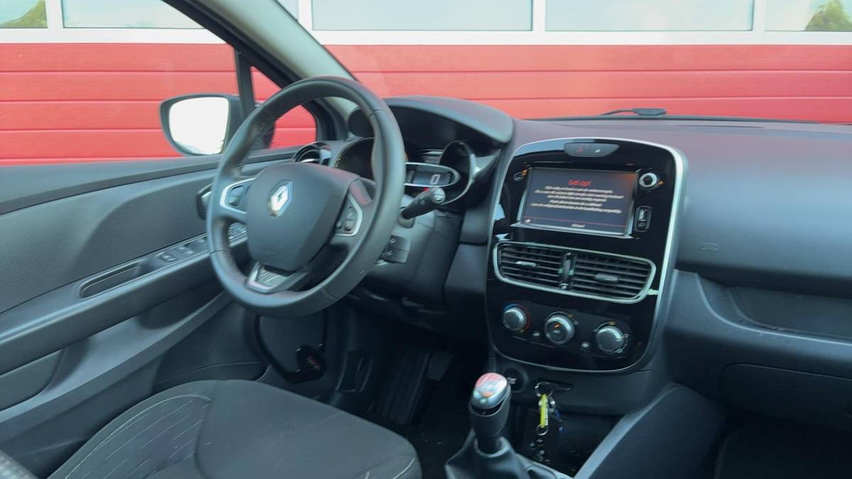 Renault Clio Renault Clio 0.9 TCe Limited TREKHAAK / NAVI / KEYLESS / AIRCO / PDC / BLUETOOTH / CRUISE / DAB+ / NL-AUTO