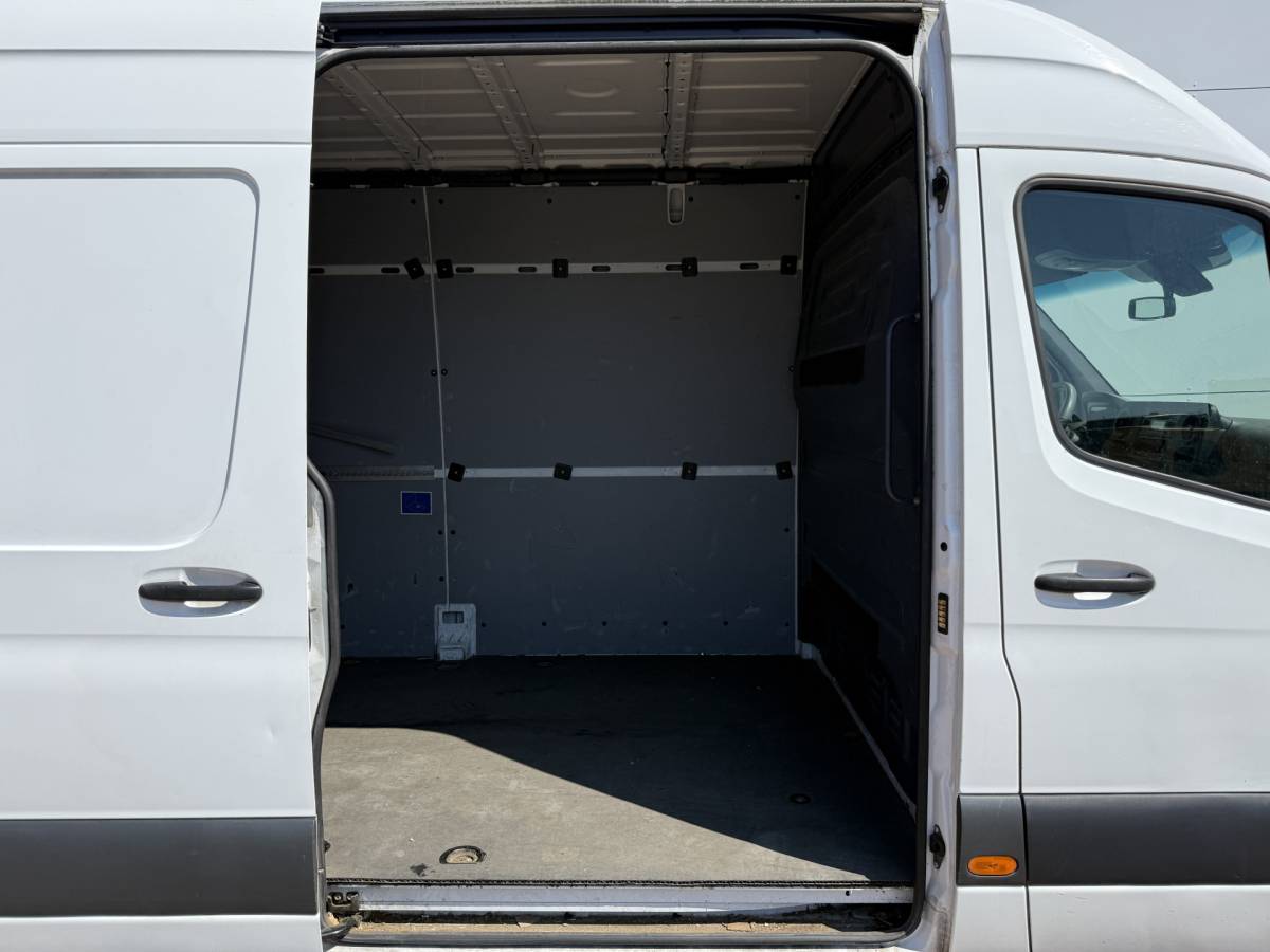 Mercedes-Benz eSprinter Mercedes-Benz eSprinter 312 55kWh L2H2 Elektrisch 168km WLTP 80kw Snelladen Climate Control