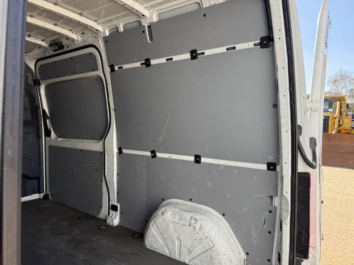Mercedes-Benz eSprinter Mercedes-Benz eSprinter 312 55kWh L2H2 Elektrisch 168km WLTP 80kw Snelladen Climate Control