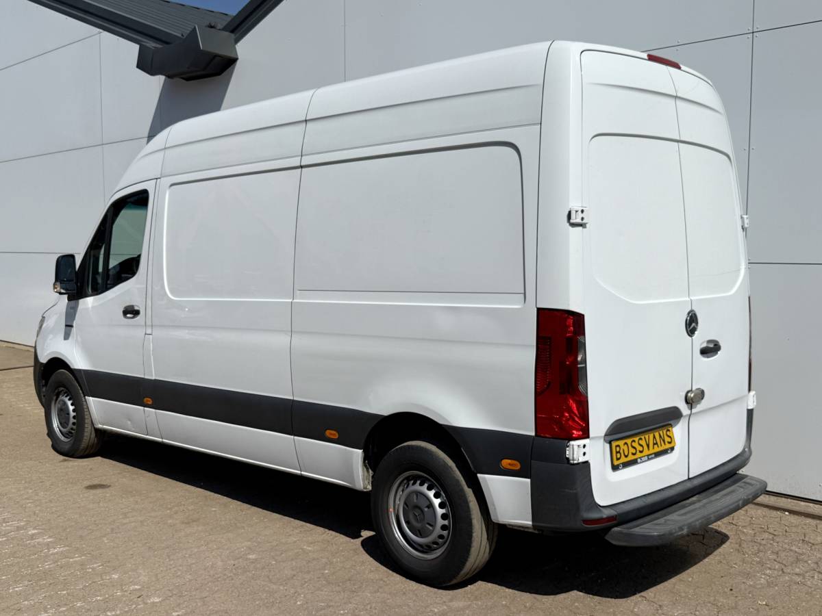 Mercedes-Benz eSprinter Mercedes-Benz eSprinter 312 55kWh L2H2 Elektrisch 168km WLTP 80kw Snelladen Climate Control