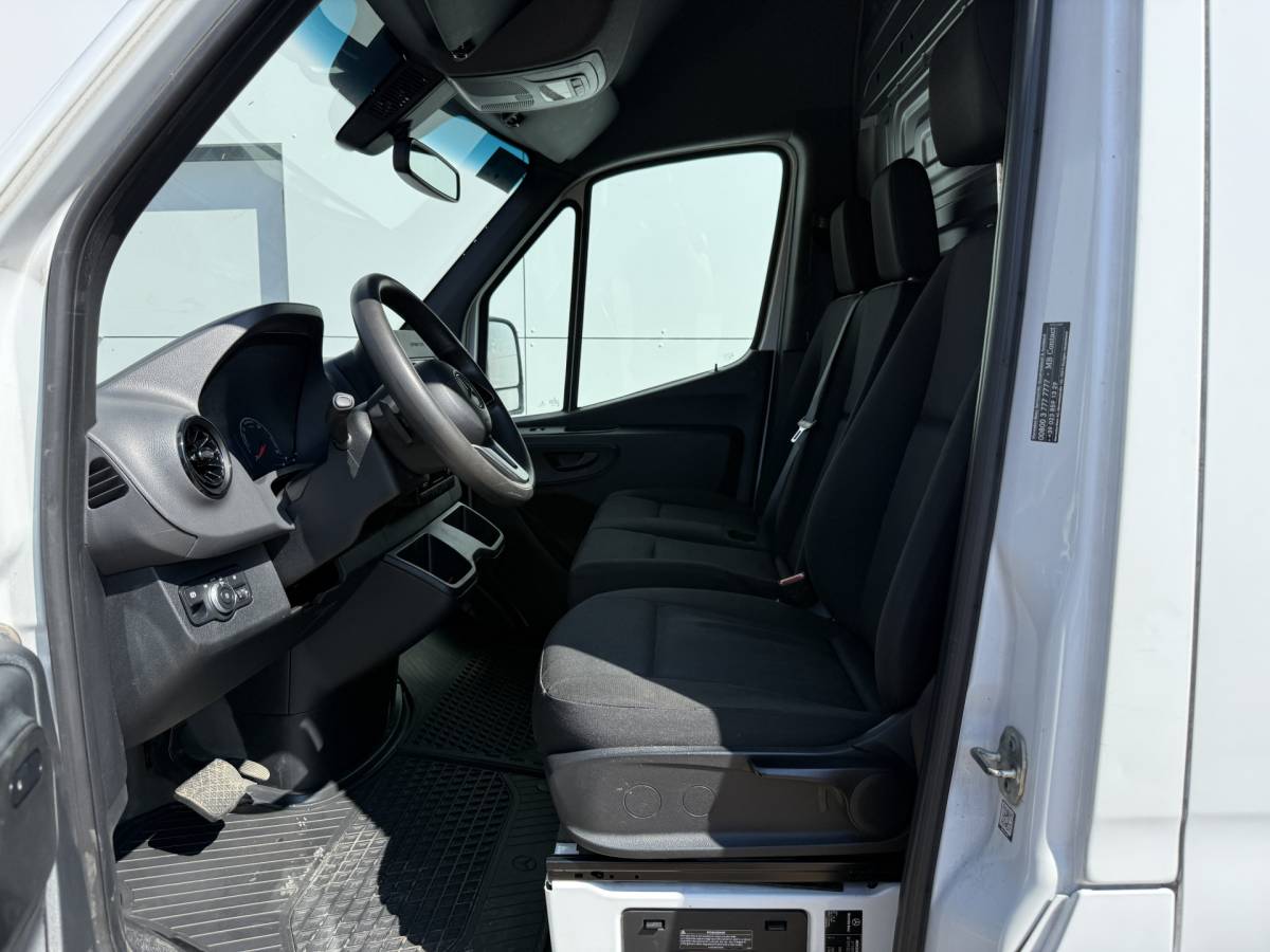 Mercedes-Benz eSprinter Mercedes-Benz eSprinter 312 55kWh L2H2 Elektrisch 168km WLTP 80kw Snelladen Climate Control