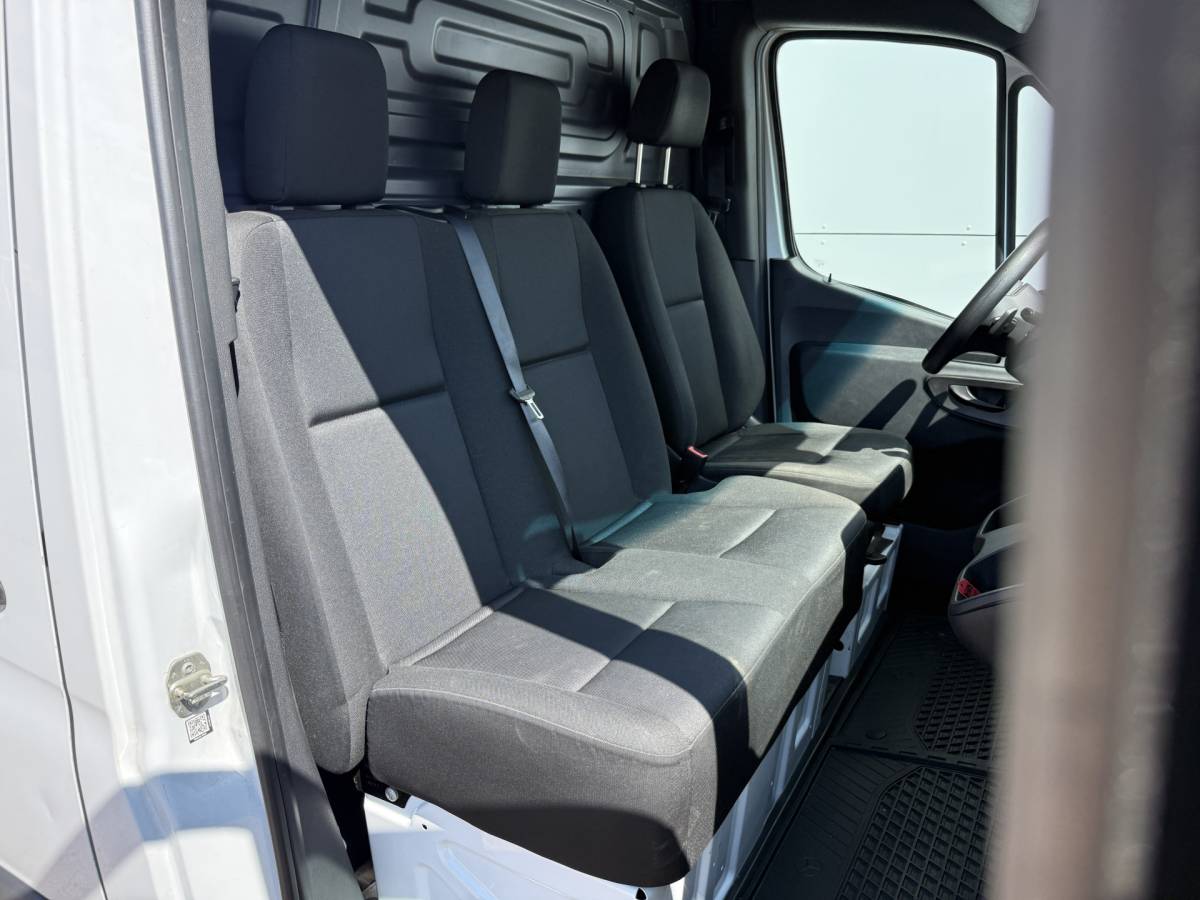 Mercedes-Benz eSprinter Mercedes-Benz eSprinter 312 55kWh L2H2 Elektrisch 168km WLTP 80kw Snelladen Climate Control