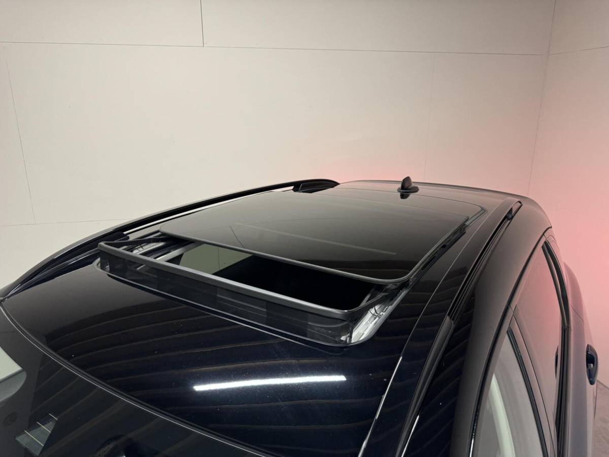 Lynk & Co 01 Lynk & Co 01 1.5 Plug-in Black Edition Pano Sfeer. CarPlay
