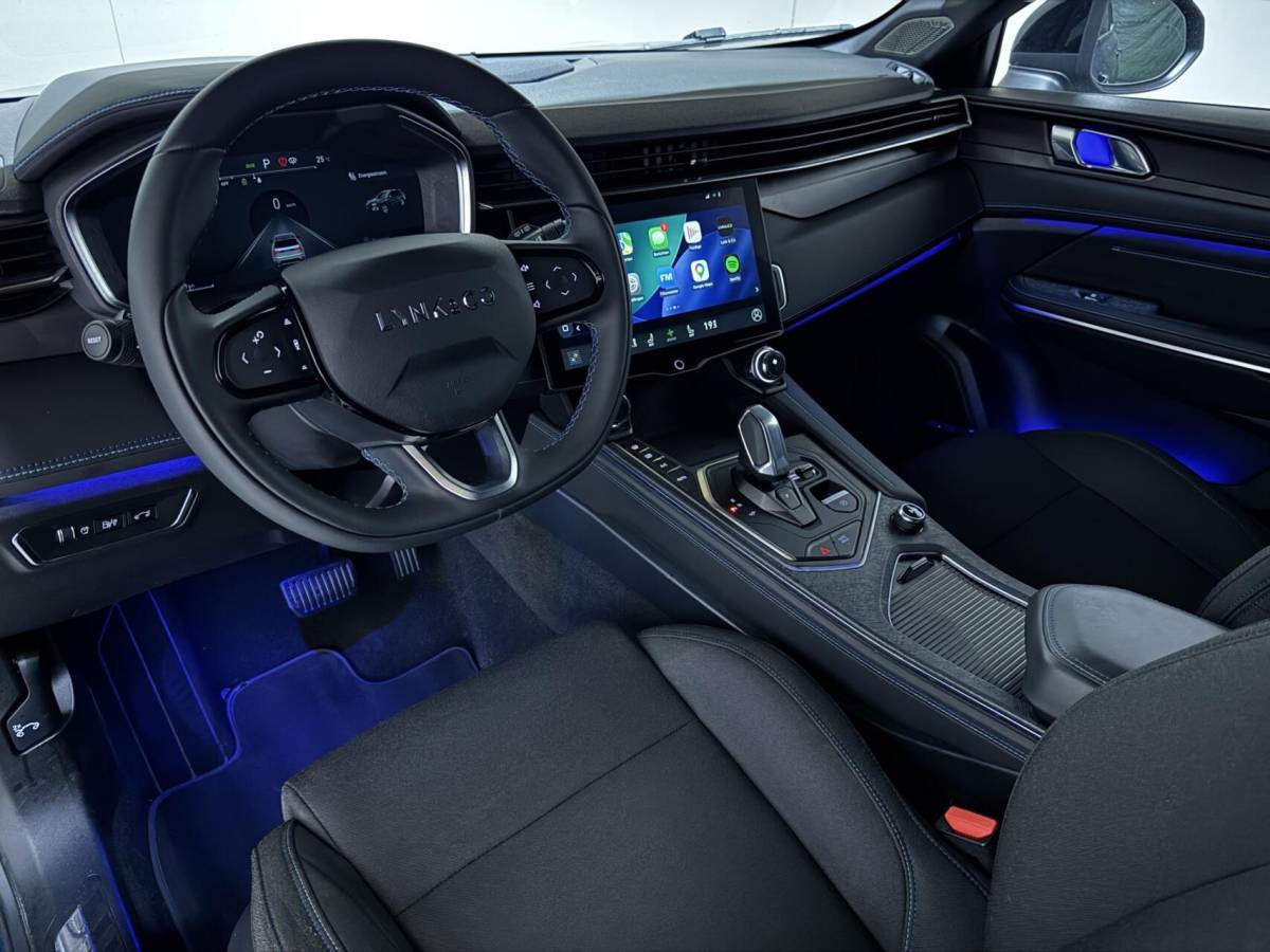 Lynk & Co 01 Lynk & Co 01 1.5 Plug-in Black Edition Pano Sfeer. CarPlay