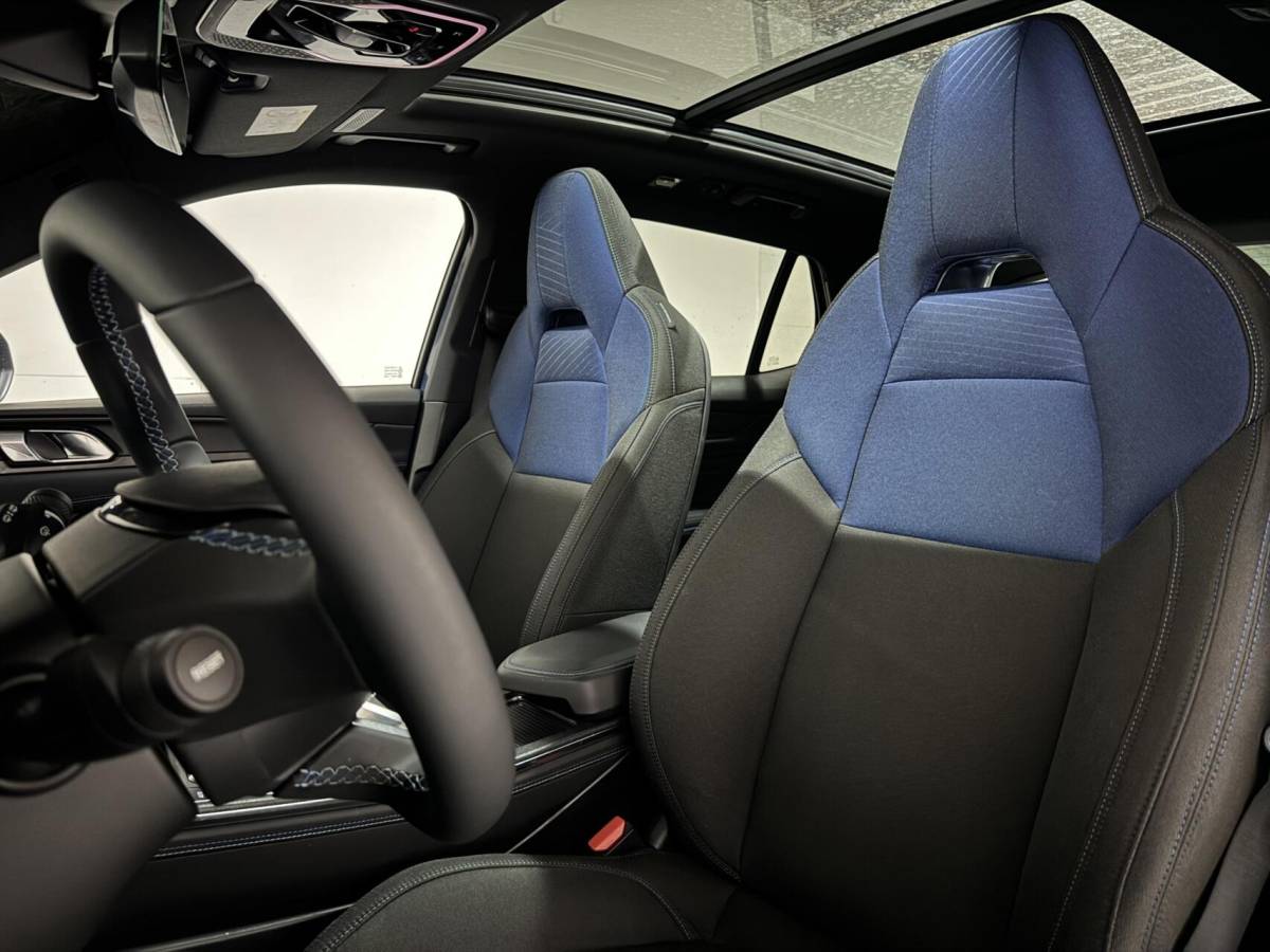 Lynk & Co 01 Lynk & Co 01 1.5 Plug-in Black Edition Pano Sfeer. CarPlay